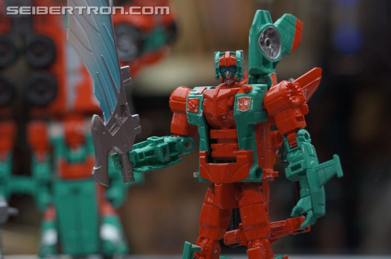 SDCC 2015: Hasbro Booth: Fan-Built Combiner Wars Victorion - Transformers Event: DSC03271