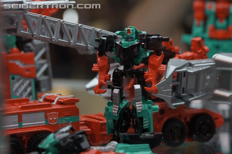 Transformers News: New Gallery: SDCC 2015 Transformers Fan-Built Combiner Victorion, Individual Torchbearers