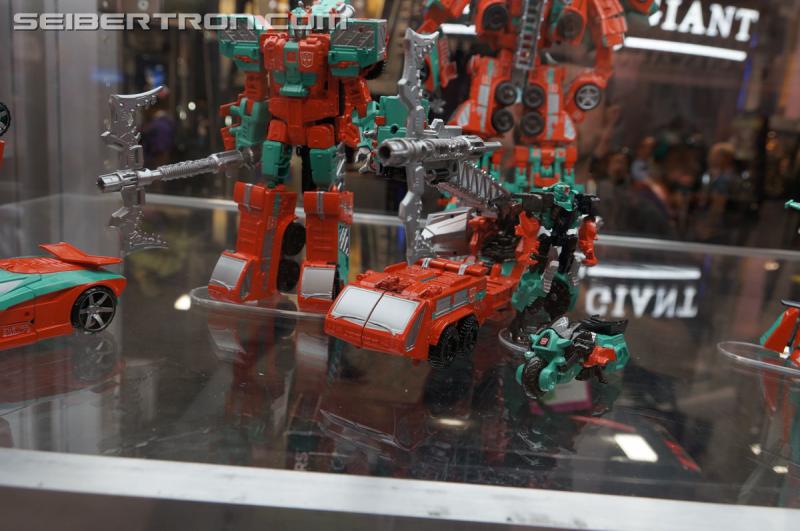SDCC 2015: Hasbro Booth: Fan-Built Combiner Wars Victorion - Transformers Event: DSC03283