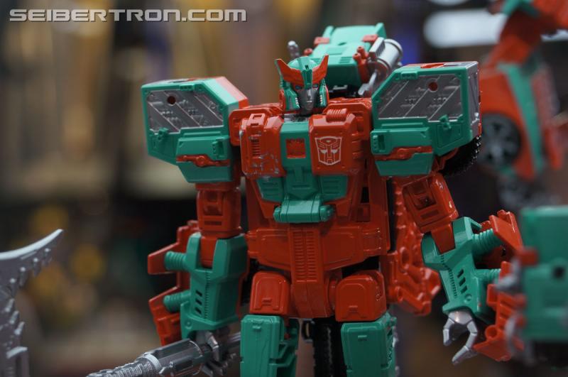 Transformers News: New Gallery: SDCC 2015 Transformers Fan-Built Combiner Victorion, Individual Torchbearers