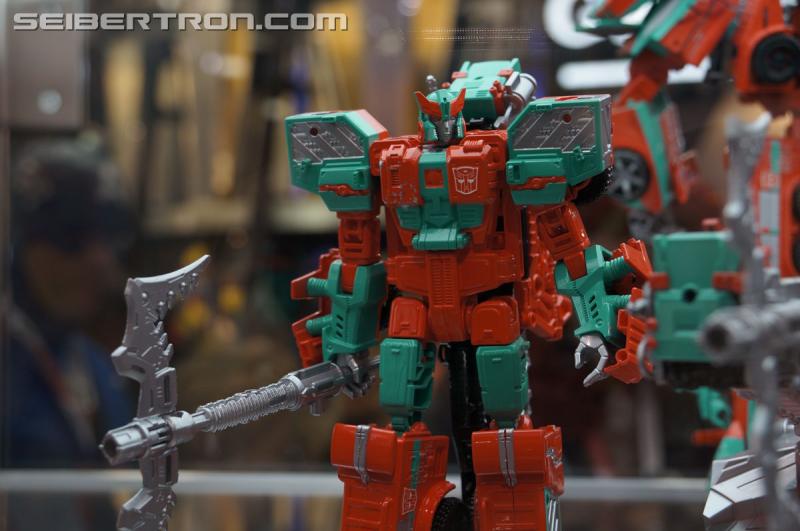 SDCC 2015: Hasbro Booth: Fan-Built Combiner Wars Victorion - Transformers Event: DSC03288