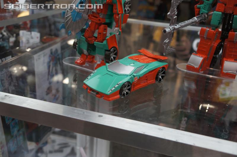 SDCC 2015: Hasbro Booth: Fan-Built Combiner Wars Victorion - Transformers Event: DSC03291