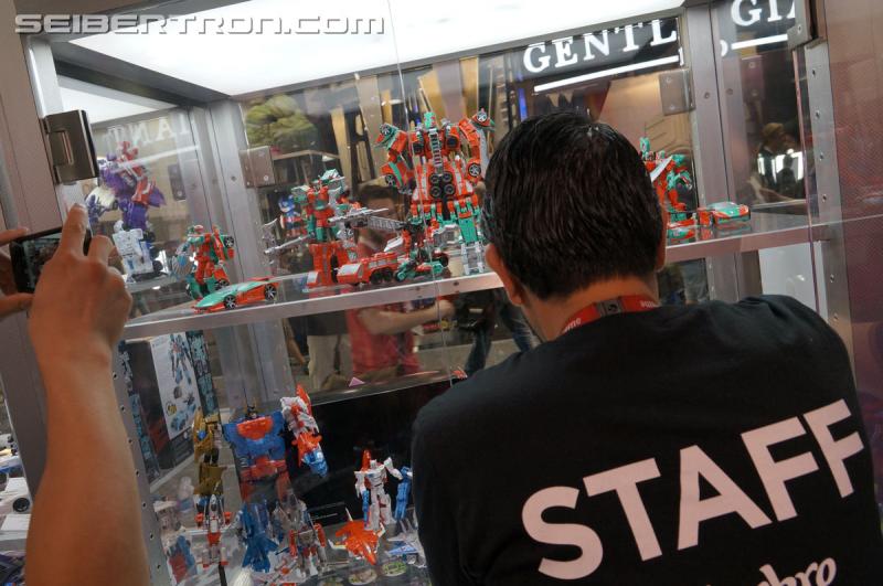 SDCC 2015: Hasbro Booth: Fan-Built Combiner Wars Victorion - Transformers Event: DSC03320