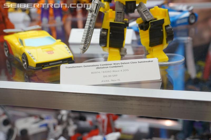 SDCC 2015: Hasbro Booth: Combiner Wars Scattershot and Betatron - Transformers Event: DSC03400