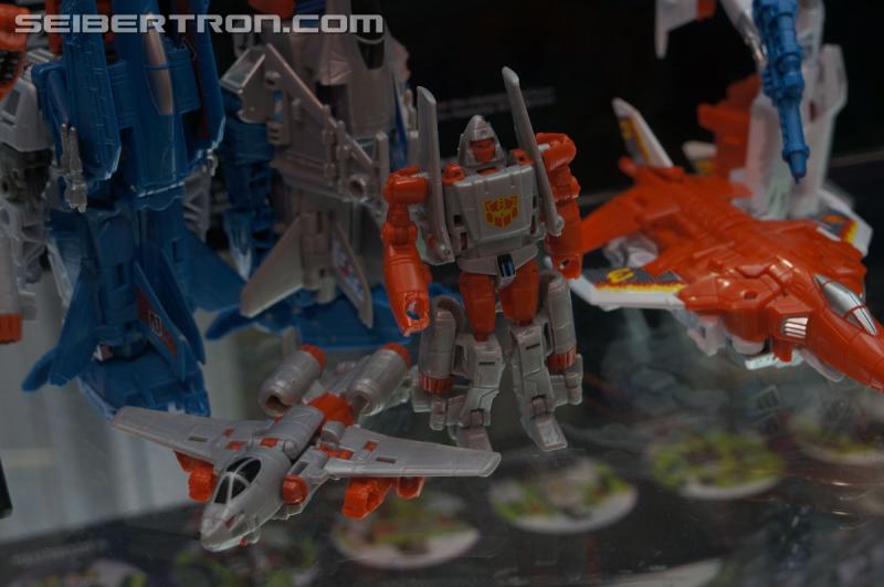 SDCC 2015: Hasbro Booth: Combiner Wars G2 Superion and the Aerialbots - Transformers Event: DSC03301