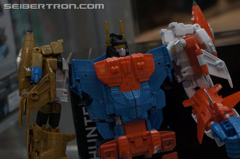 SDCC 2015: Hasbro Booth: Combiner Wars G2 Superion and the Aerialbots - Transformers Event: DSC03302