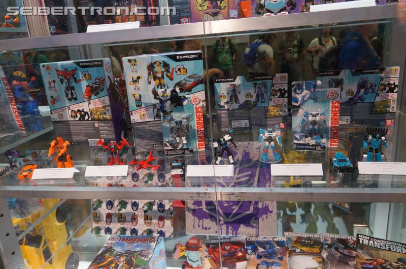 SDCC 2015 - Hasbro Booth: Transformers Robots In Disguise