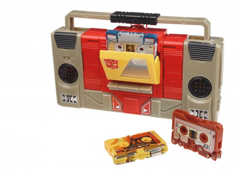 SDCC 2015: Hasbro's Official Transformers Products Images - Transformers Event: Platinum Edition B0771AS00 TRA PLATINUM PERCEPTOR AND BLASTER 3