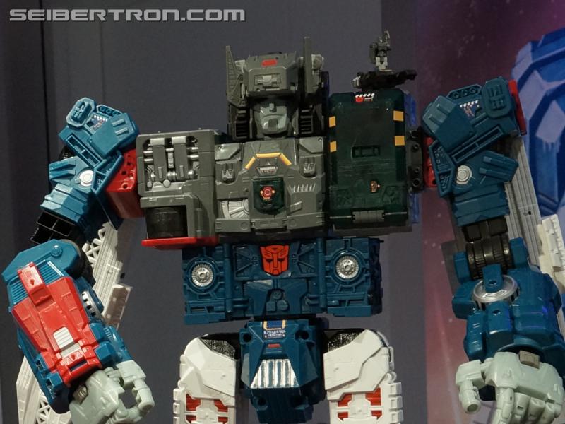 Toy Fair 2016: Titans Return - Transformers Event: Titans Return 028b