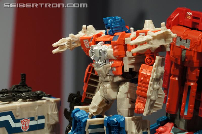 Toy Fair 2016: Titans Return - Transformers Event: Titans Return 030