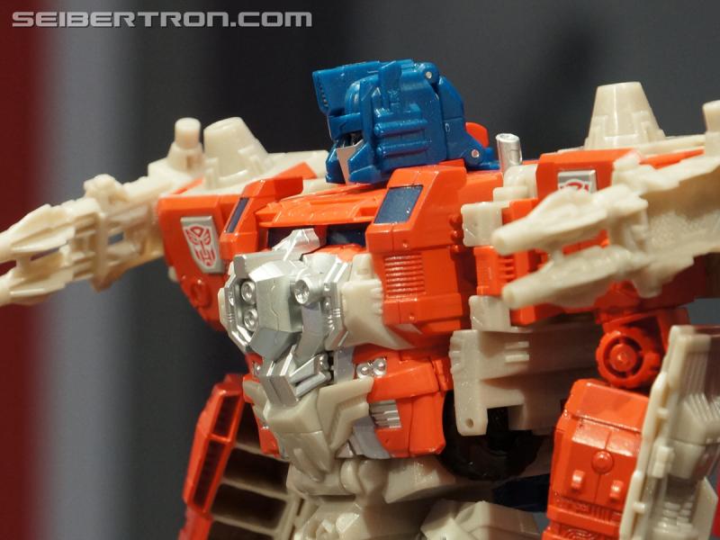 Toy Fair 2016: Titans Return - Transformers Event: Titans Return 030a