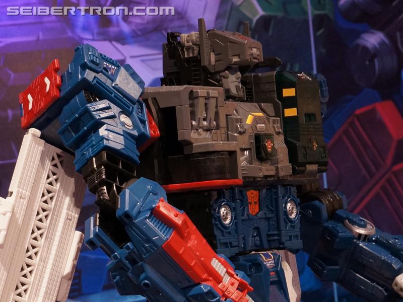 Toy Fair 2016: Titans Return - Transformers Event: Titans Return 058b