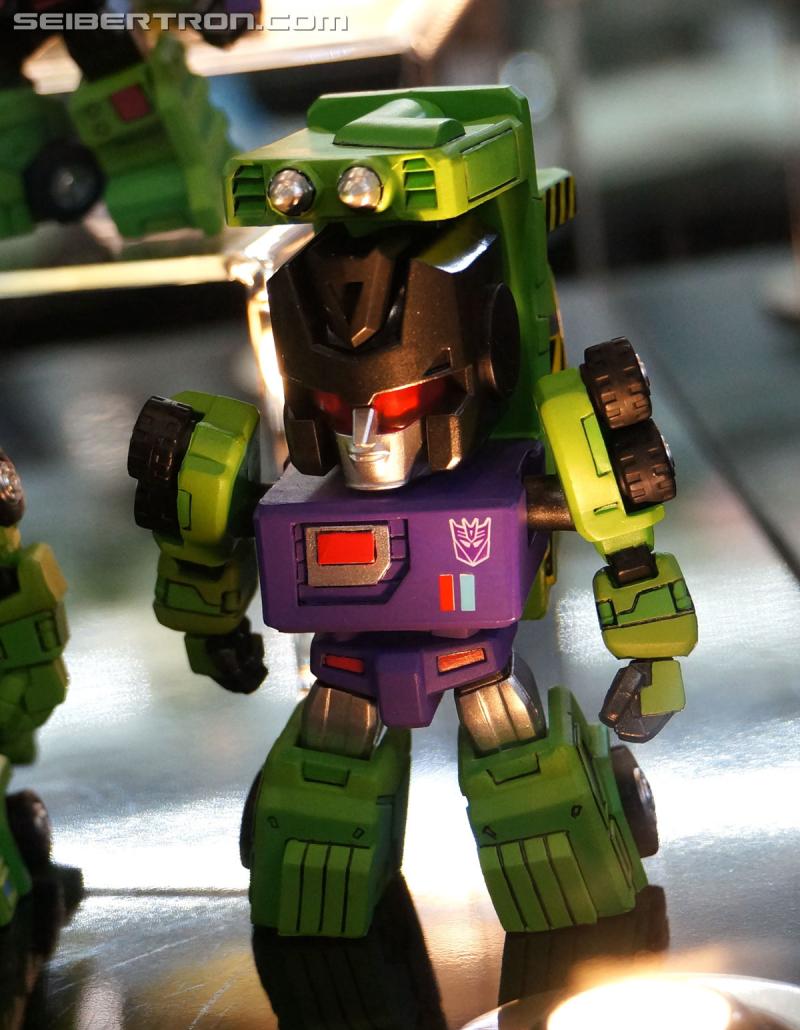 Toy Fair 2016 - Kids Logic Devastator & Constructicons and Comicave Studios AOE Optimus Prime & Bumblebee