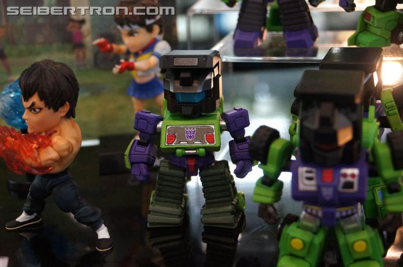 Toy Fair 2016 - Kids Logic Devastator & Constructicons and Comicave Studios AOE Optimus Prime & Bumblebee