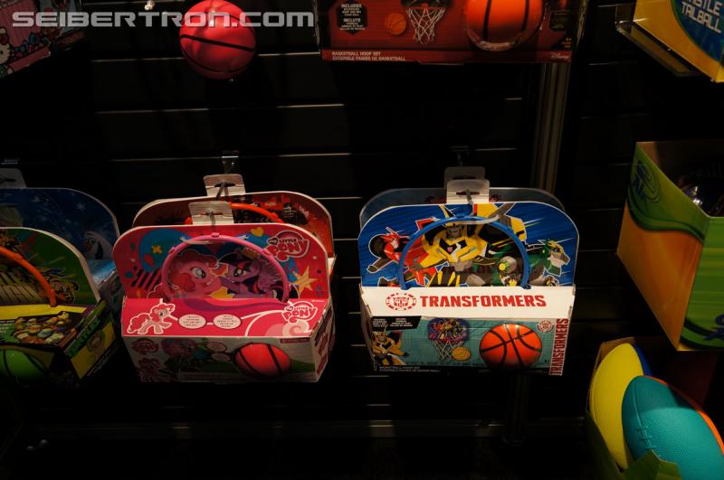 Toy Fair 2016: Miscellaneous Transformers Related Products - Transformers Event: Miscellaneous Transformers Related Products 019