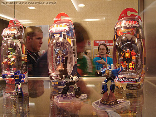BotCon 2006: Hasbro's Toy Display Cases - Transformers Event: