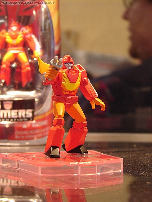 BotCon 2006 - Hasbro's Toy Display Cases