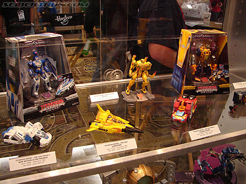 BotCon 2006: Hasbro's Toy Display Cases - Transformers Event: