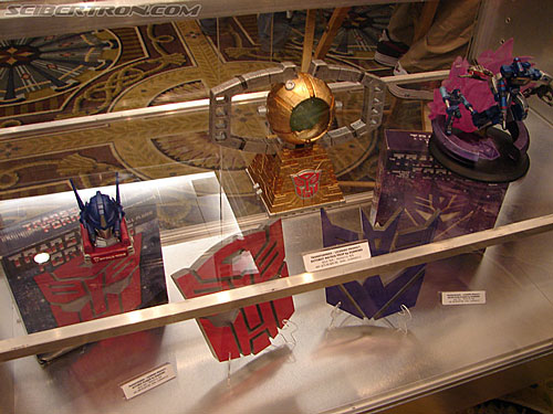 BotCon 2006: Hasbro's Toy Display Cases - Transformers Event: