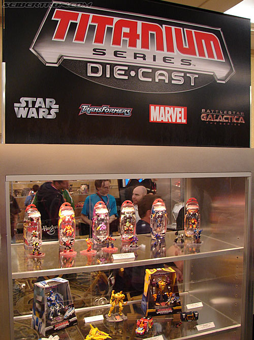 BotCon 2006: Hasbro's Toy Display Cases - Transformers Event: