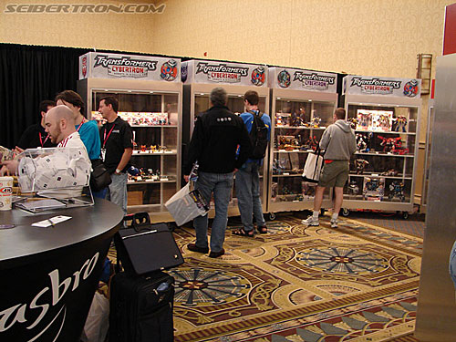 BotCon 2006: Hasbro's Toy Display Cases - Transformers Event: