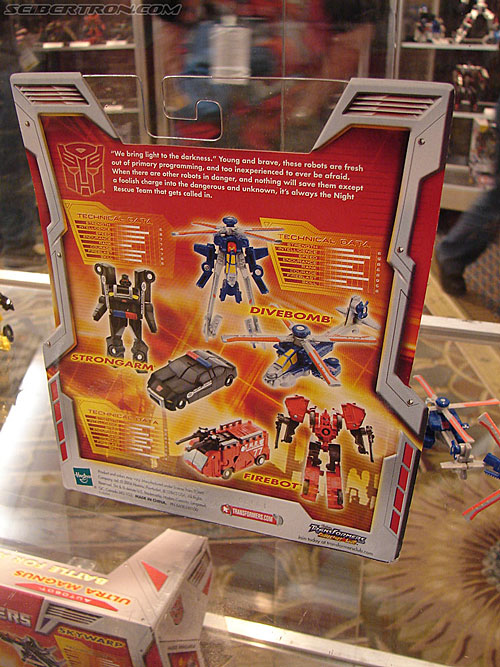 BotCon 2006: Hasbro's Toy Display Cases - Transformers Event: