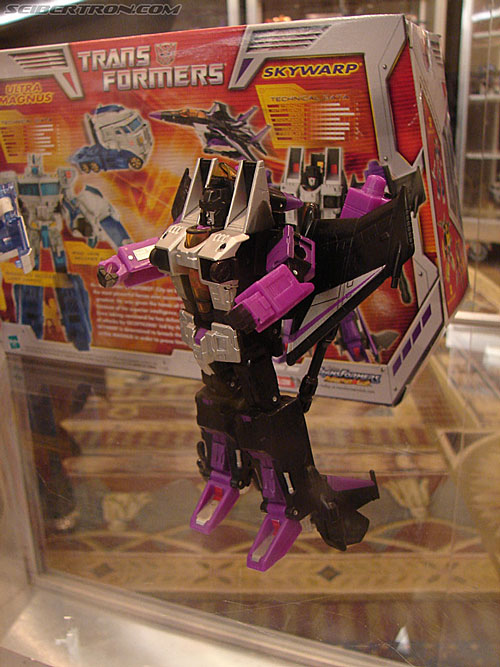 BotCon 2006: Hasbro's Toy Display Cases - Transformers Event: