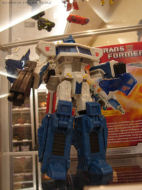 BotCon 2006: Hasbro's Toy Display Cases - Transformers Event:
