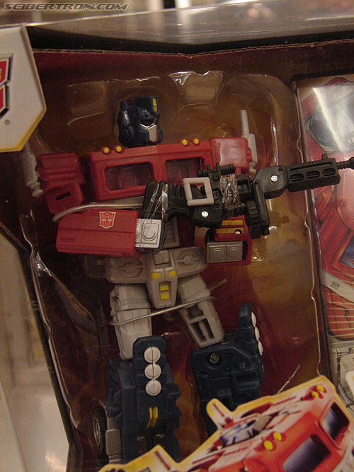 BotCon 2006: Hasbro's Toy Display Cases - Transformers Event:
