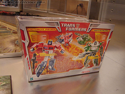 BotCon 2006: Hasbro's Toy Display Cases - Transformers Event: