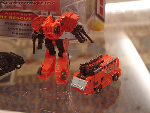 BotCon 2006: Hasbro's Toy Display Cases - Transformers Event: