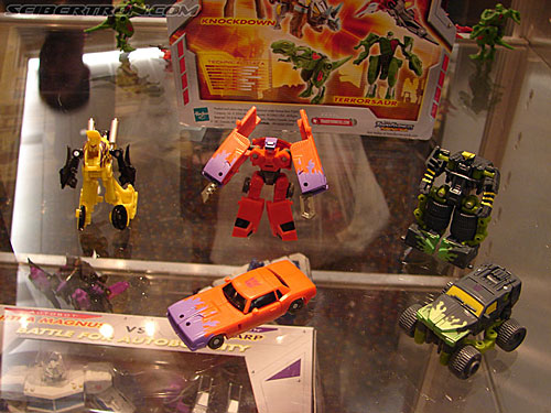 BotCon 2006: Hasbro's Toy Display Cases - Transformers Event: