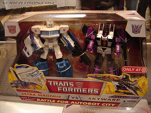 BotCon 2006: Hasbro's Toy Display Cases - Transformers Event: