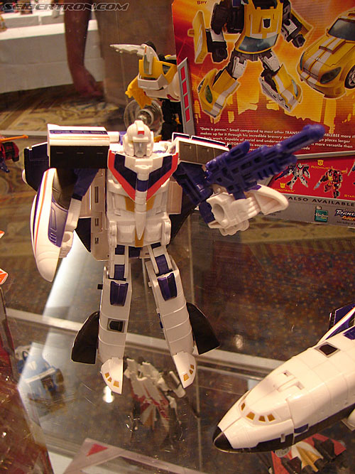 BotCon 2006: Hasbro's Toy Display Cases - Transformers Event: