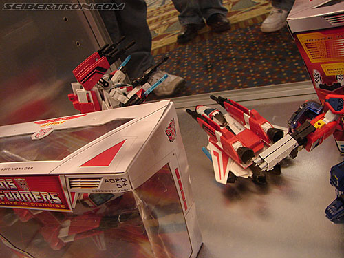 BotCon 2006: Hasbro's Toy Display Cases - Transformers Event: