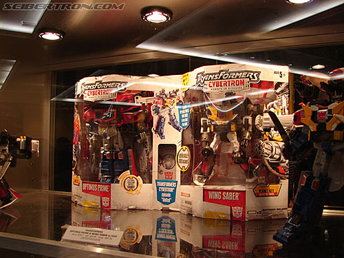 BotCon 2006: Hasbro's Toy Display Cases - Transformers Event: