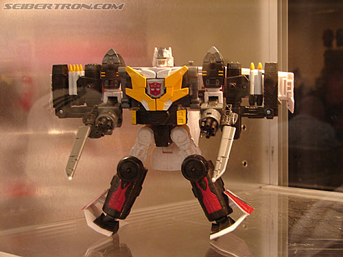 BotCon 2006: Hasbro's Toy Display Cases - Transformers Event: