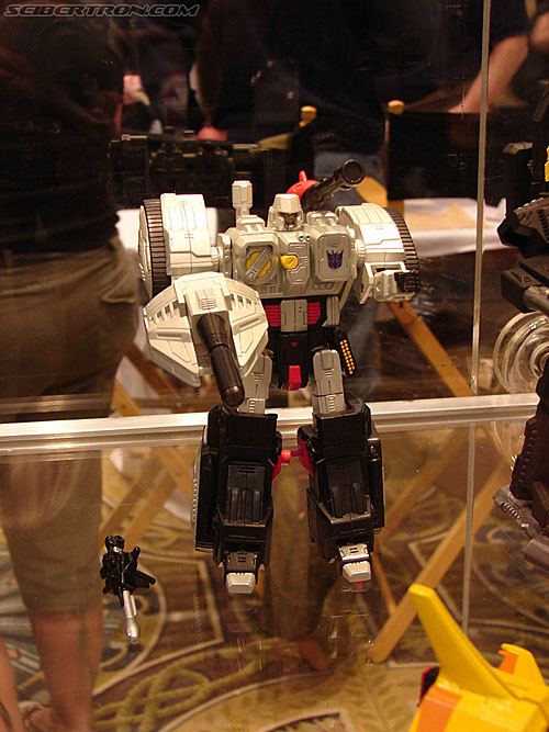 BotCon 2006: Hasbro's Toy Display Cases - Transformers Event: