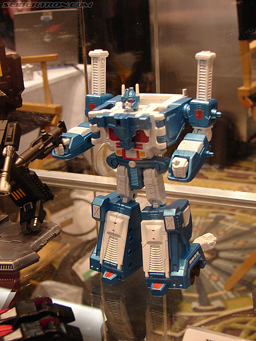 BotCon 2006: Hasbro's Toy Display Cases - Transformers Event:
