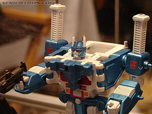 BotCon 2006: Hasbro's Toy Display Cases - Transformers Event: