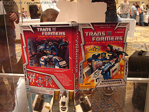 BotCon 2006: Hasbro's Toy Display Cases - Transformers Event: