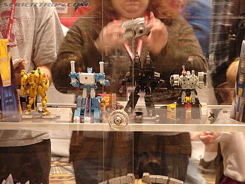 BotCon 2006: Hasbro's Toy Display Cases - Transformers Event: