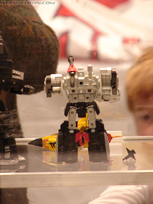 BotCon 2006: Hasbro's Toy Display Cases - Transformers Event: