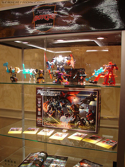 BotCon 2006: Hasbro's Toy Display Cases - Transformers Event: