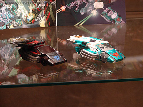 BotCon 2006: Hasbro's Toy Display Cases - Transformers Event: