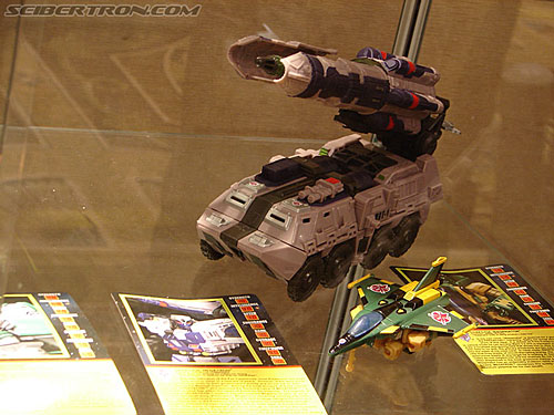 BotCon 2006: Hasbro's Toy Display Cases - Transformers Event: