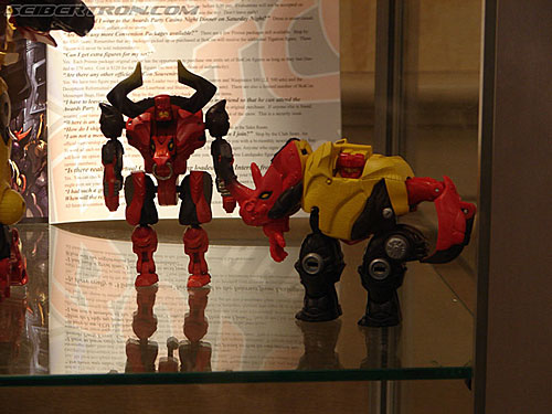 BotCon 2006: Hasbro's Toy Display Cases - Transformers Event: