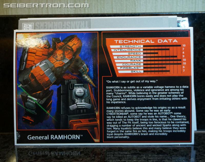 Botcon 2016: Dawn of the Predacus Box Set plus Attendee figure - Transformers Event: Dawn Of Predacus Box Set+attendee Figure 009