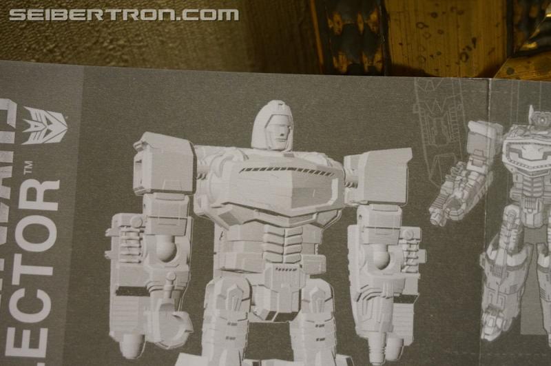 Botcon 2016: Dawn of the Predacus Box Set plus Attendee figure - Transformers Event: Dawn Of Predacus Box Set+attendee Figure 022