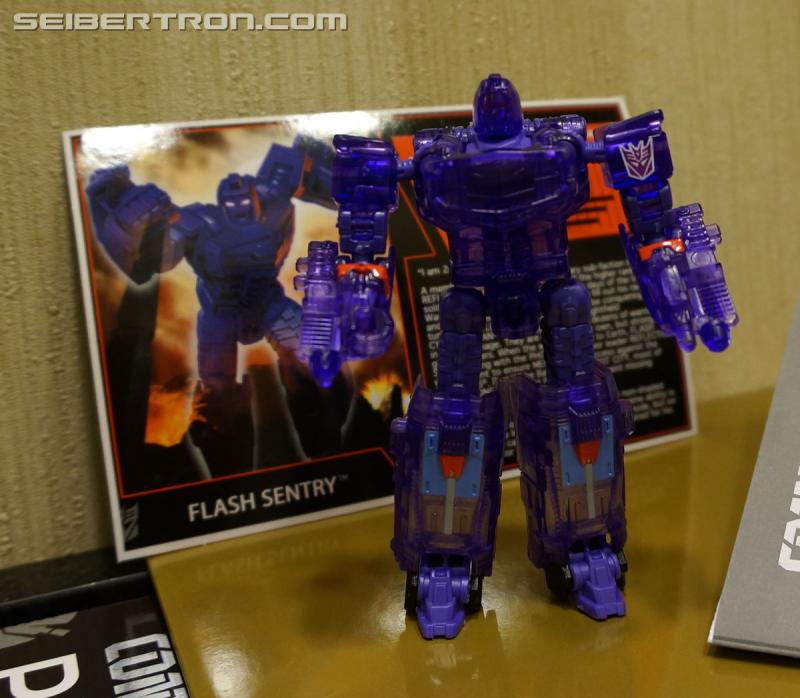 Botcon 2016: Dawn of the Predacus Box Set plus Attendee figure - Transformers Event: Dawn Of Predacus Box Set+attendee Figure 025